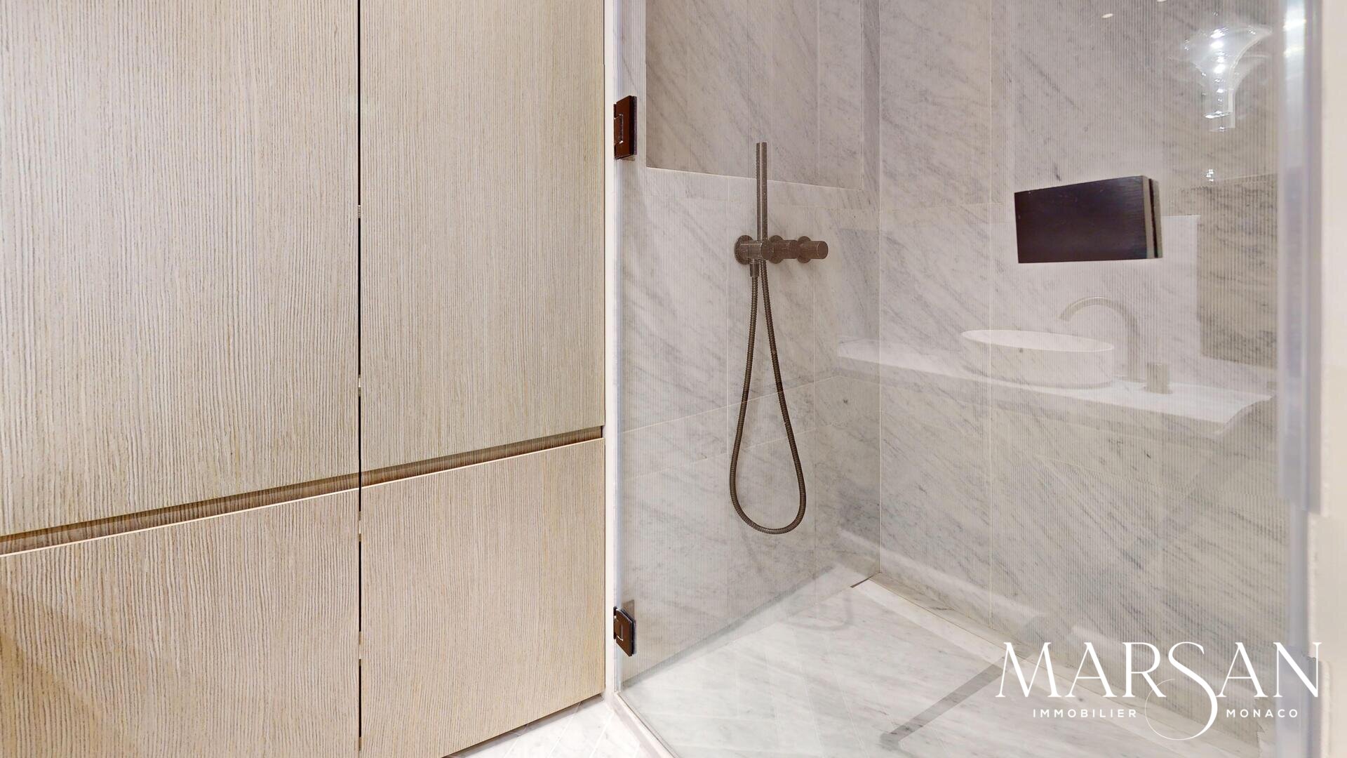 MAGNIFICO PALAZZO PARK ARREDATO E RISTRUTTURATO PER 3 GIOCHI