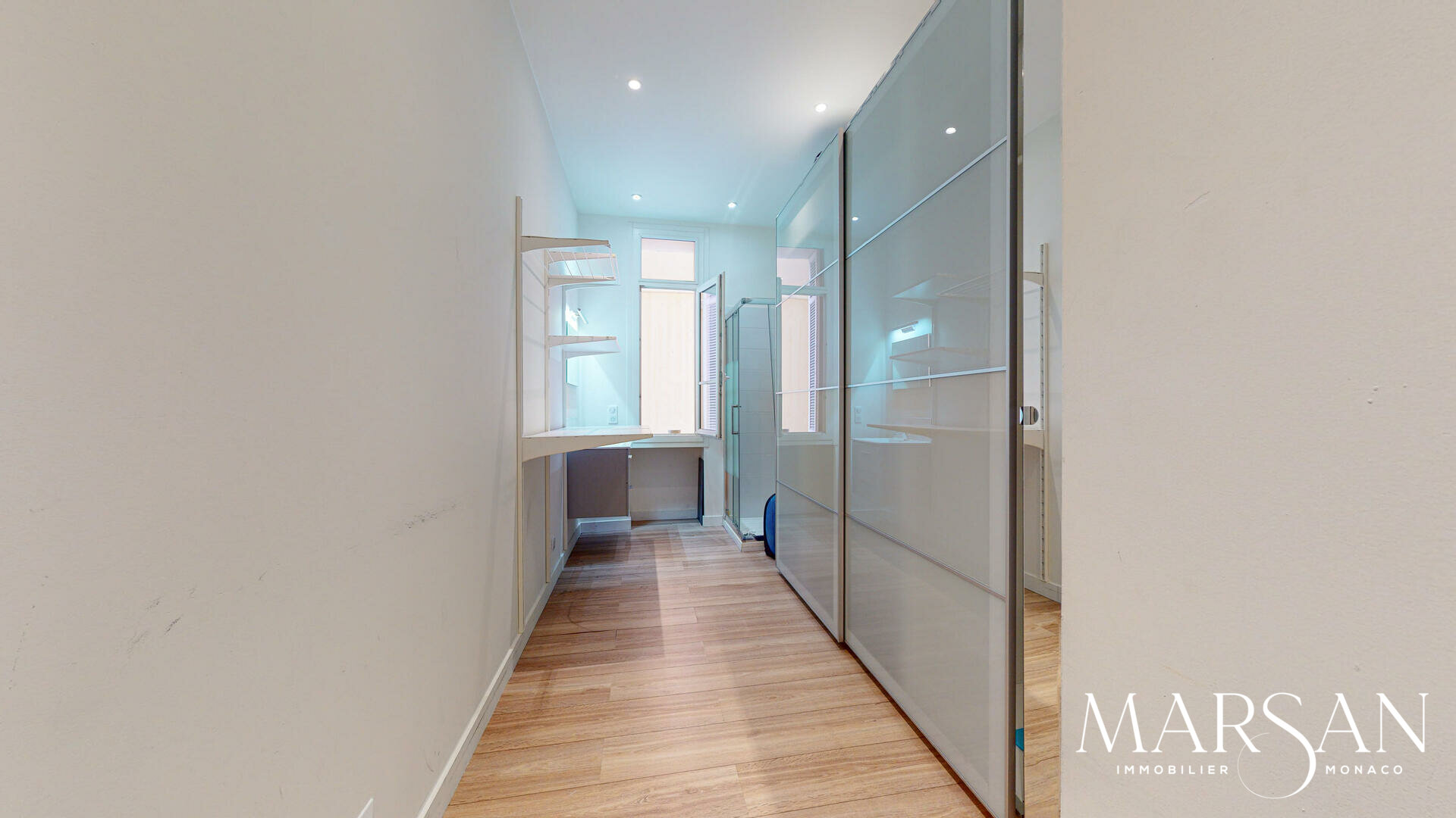 BEL APPARTEMENT DE 4 PIÈCES - LARVOTTO - SOUS LOI 887