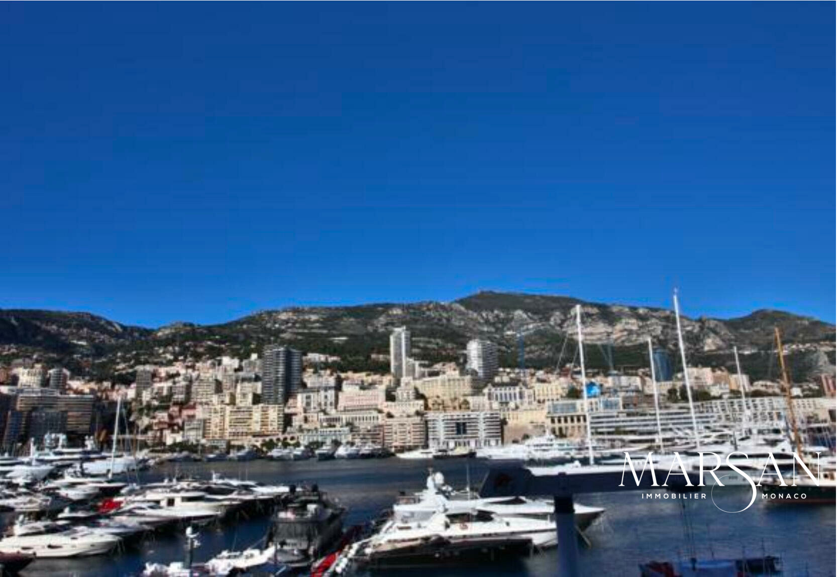 SOUS OFFRE - 3 pièces avec cave - Front de Quai Antoine 1er - Vue Port Hercule & Monte-Carlo