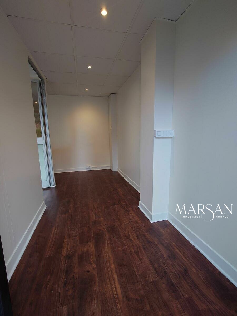 ADMINISTRATIVE OFFICE - TITIAN