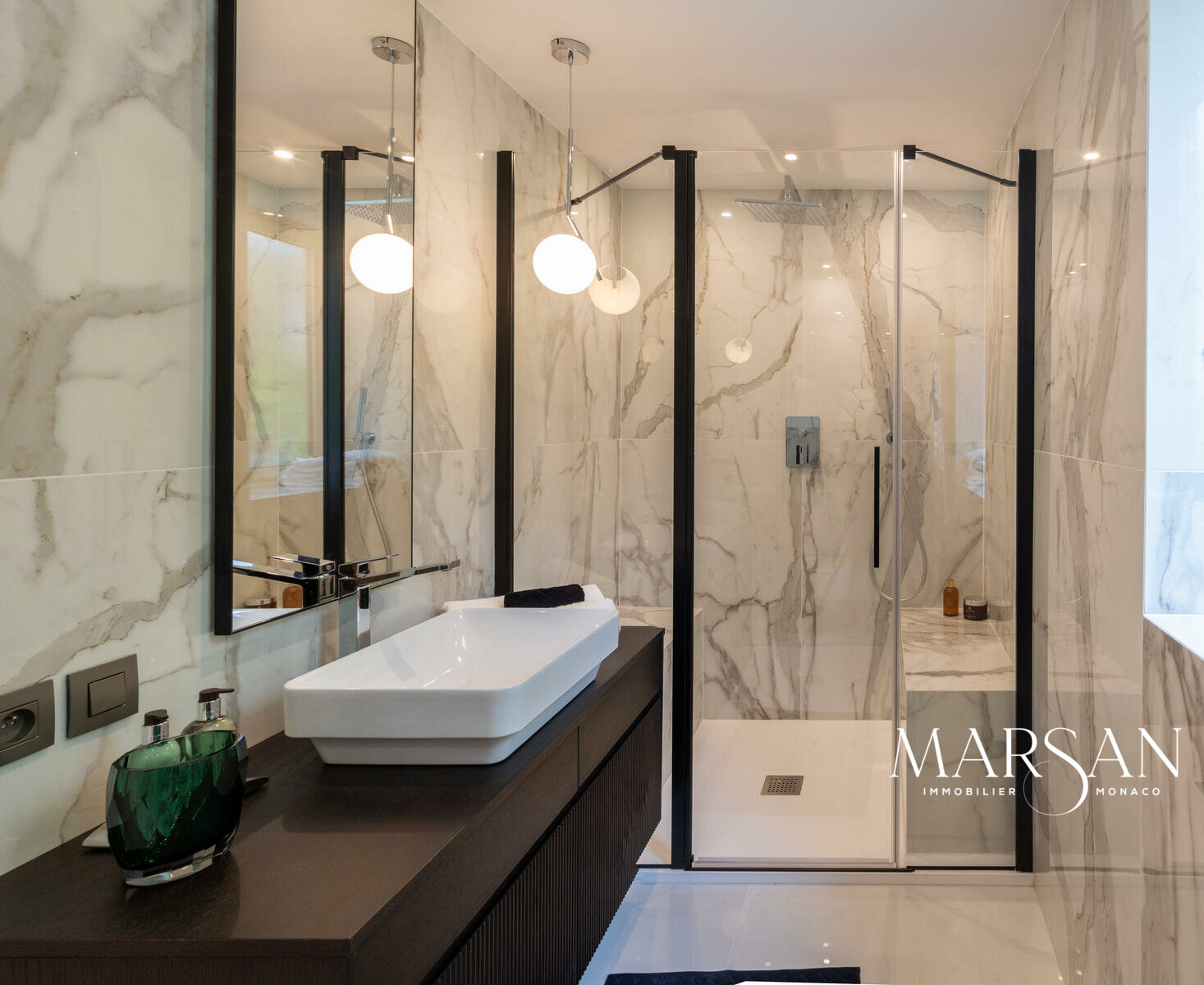 TRES BEAU 4/5 PIECES - APERCU MER - PROCHE DU CENTRE