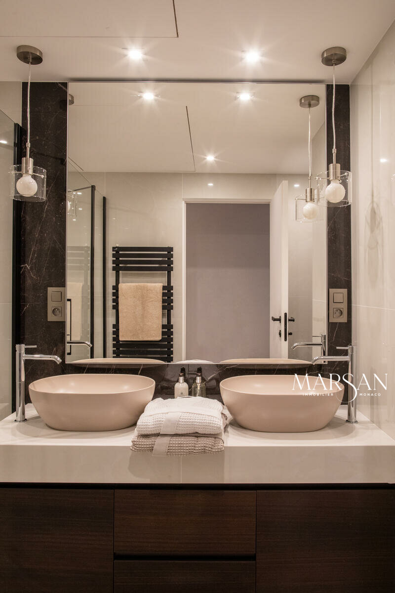 VERY BEAUTIFUL 4/5 ROOMS - OPEN SEA VIEW - NEAR  THE CENTER