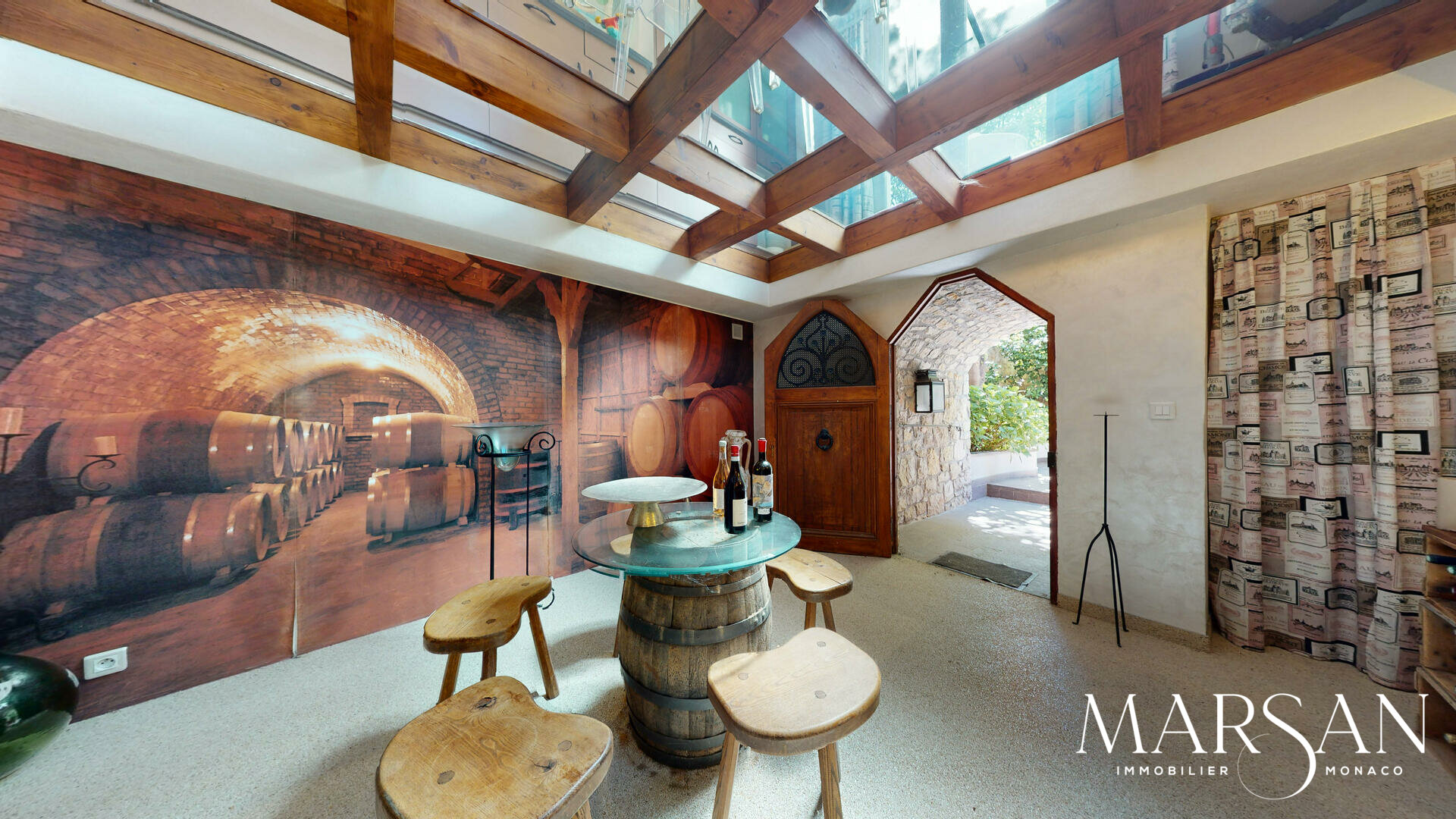 VILLA PRIVÉE D'EXCEPTION À VENDRE -  SAINT ROMAN