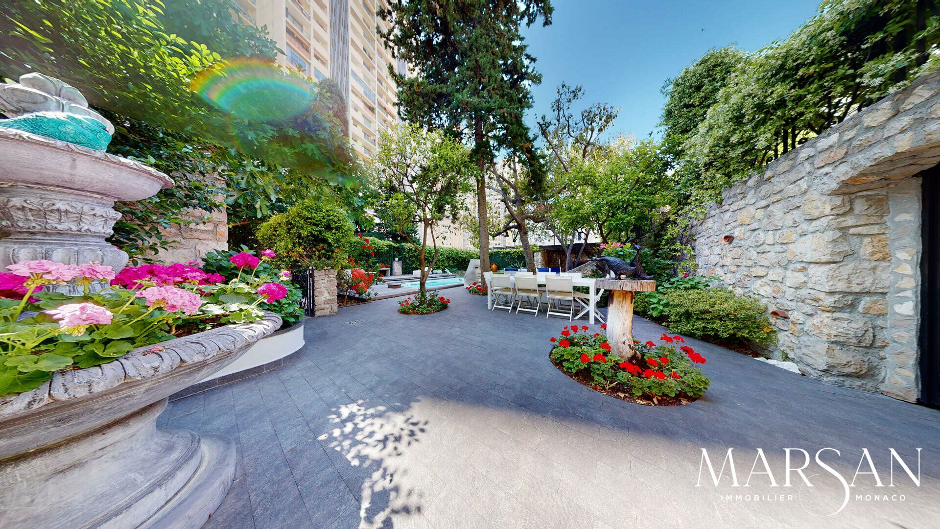 VILLA PRIVÉE D'EXCEPTION À VENDRE -  SAINT ROMAN