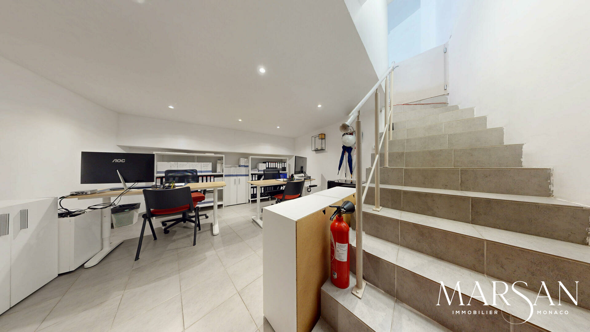 DIRITTO DI LOCAZIONE CON FINESTRA - MONEGHETTI - UFFICIO O NEGOZIO