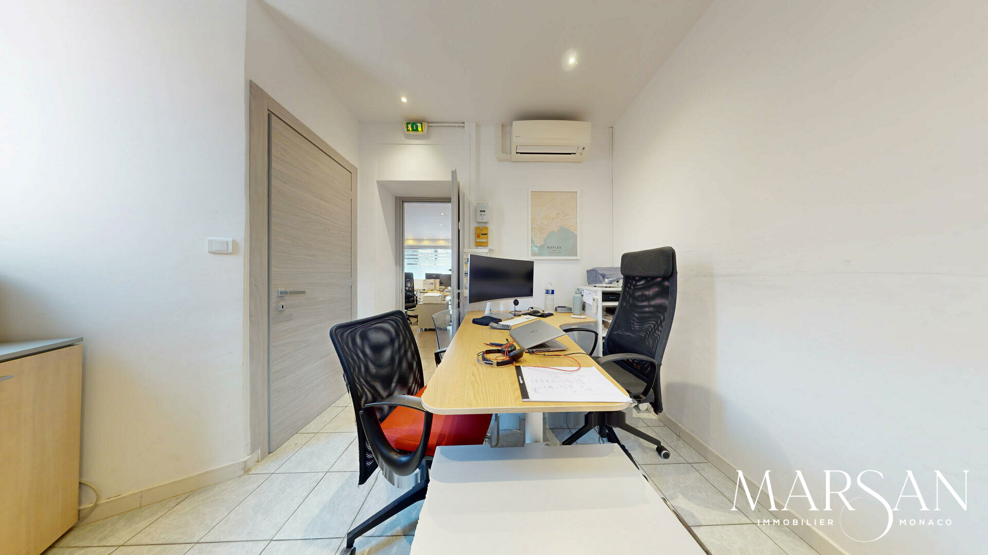 DIRITTO DI LOCAZIONE CON FINESTRA - MONEGHETTI - UFFICIO O NEGOZIO