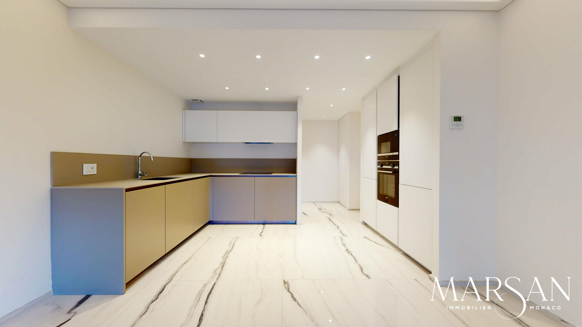 2 CAMERE DA LETTO, NEL CUORE DEL PRINCIPATO, NEL PRESTIGIOSO PALAZZO "PARK PALACE"