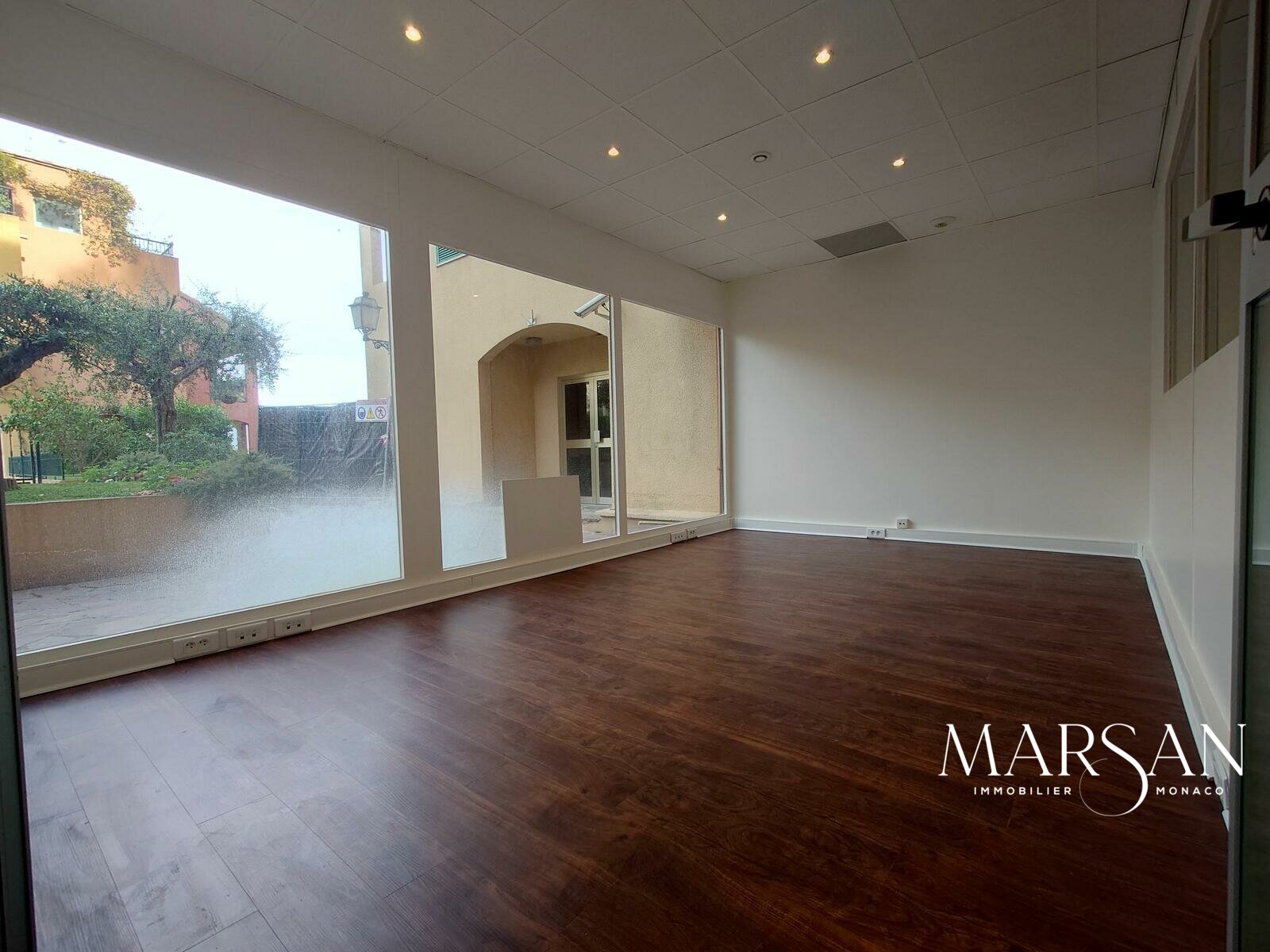 ADMINISTRATIVE OFFICE - TITIAN