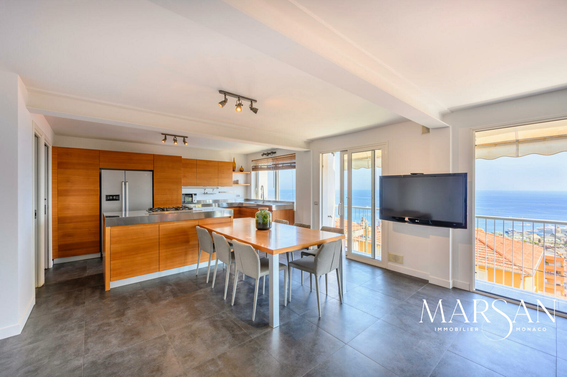 TRIPLEX AVEC TERRASSE ROOF TOP - BEAUSOLEIL