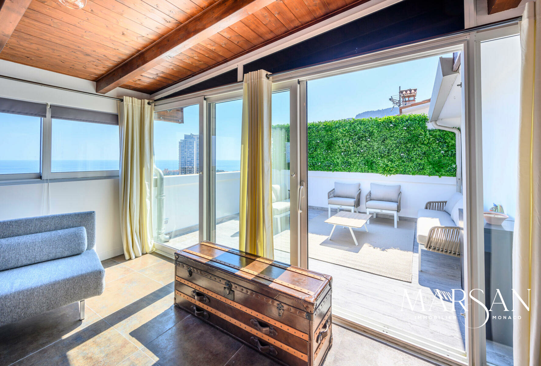 TRIPLEX AVEC TERRASSE ROOF TOP - BEAUSOLEIL