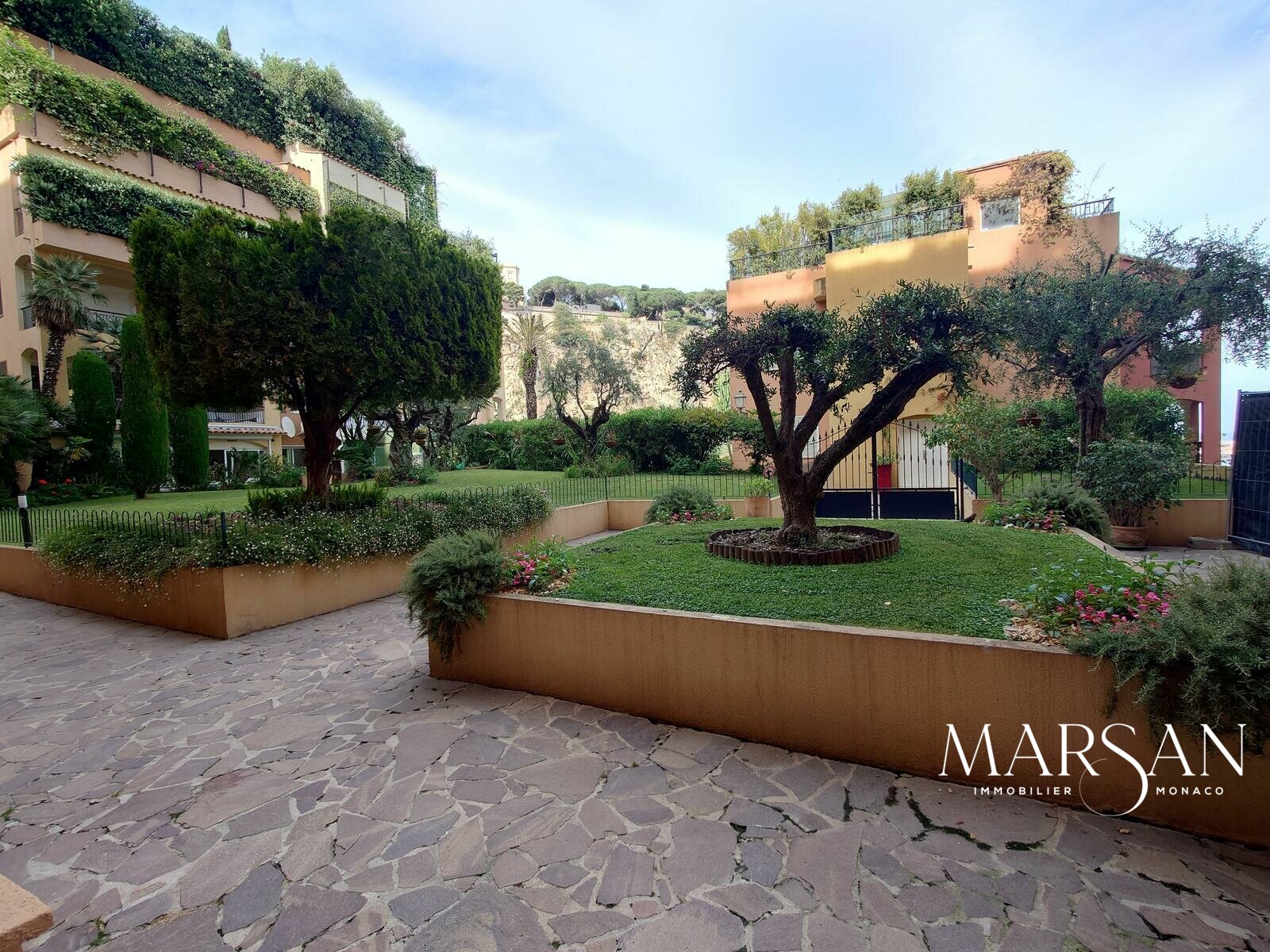 ADMINISTRATIVE OFFICE - TITIAN