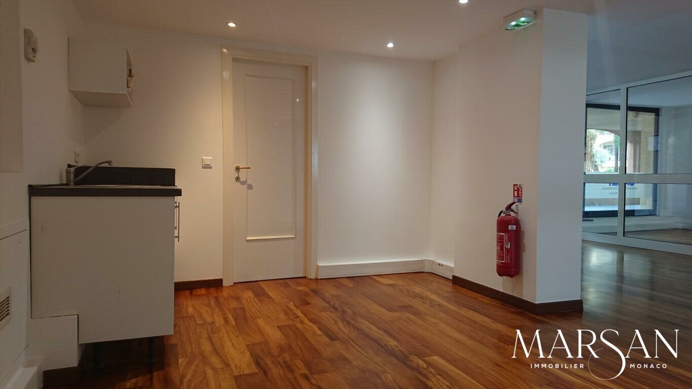 BUREAU ADMINISTRATIF À LA VENTE - FONTVIEILLE