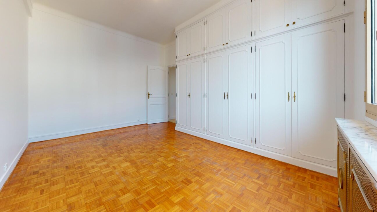 FRANZIDO PALACE - LOCATION