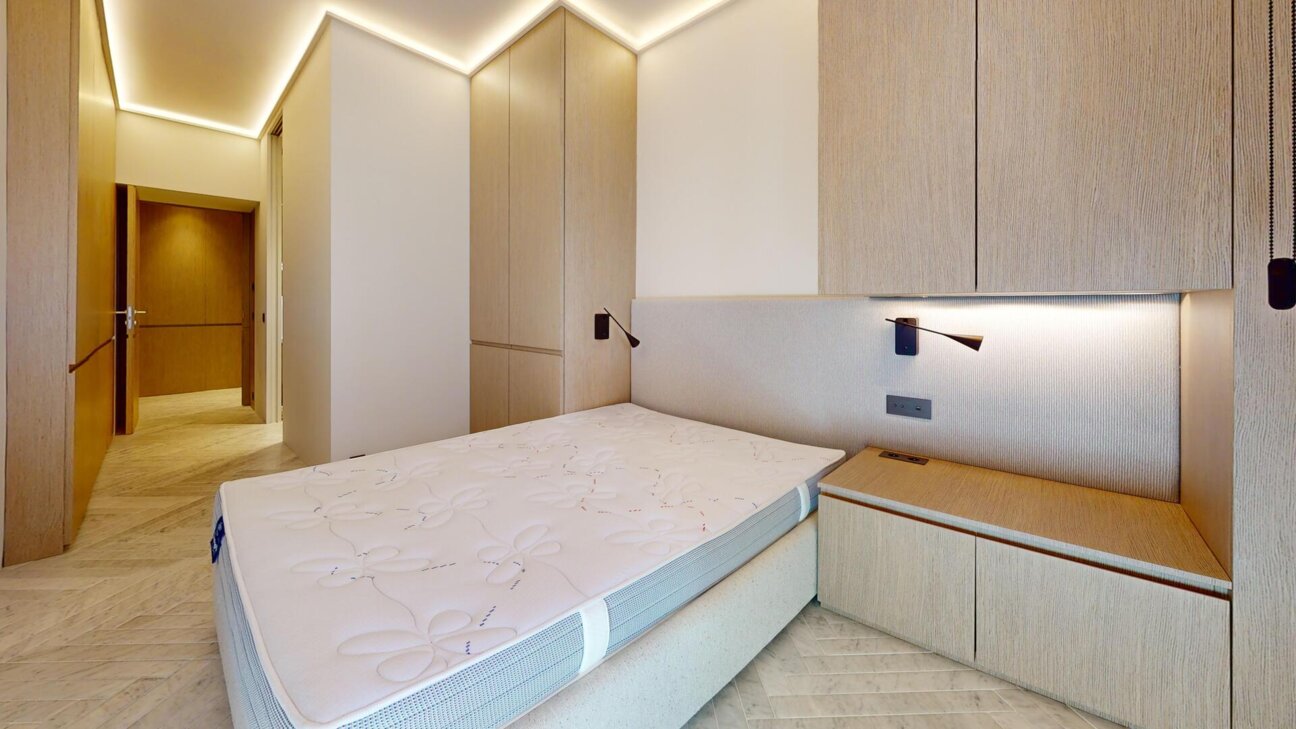 MAGNIFICENT 3P FURNISHED AND RENOVATED PARK PALACE