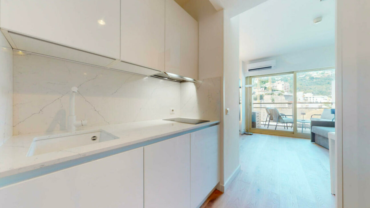 Annonciade – Studio moderne en étage élevé avec terrasse - VENDU