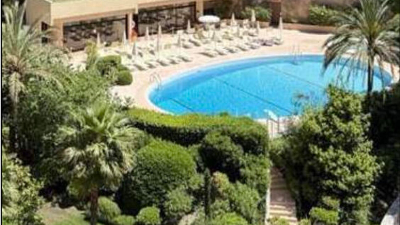 Beautiful office- NEAR MONTE CARLO COUNTRY CLUB