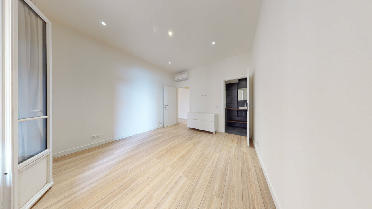 BEL APPARTEMENT DE 4 PIÈCES - LARVOTTO - SOUS LOI 887