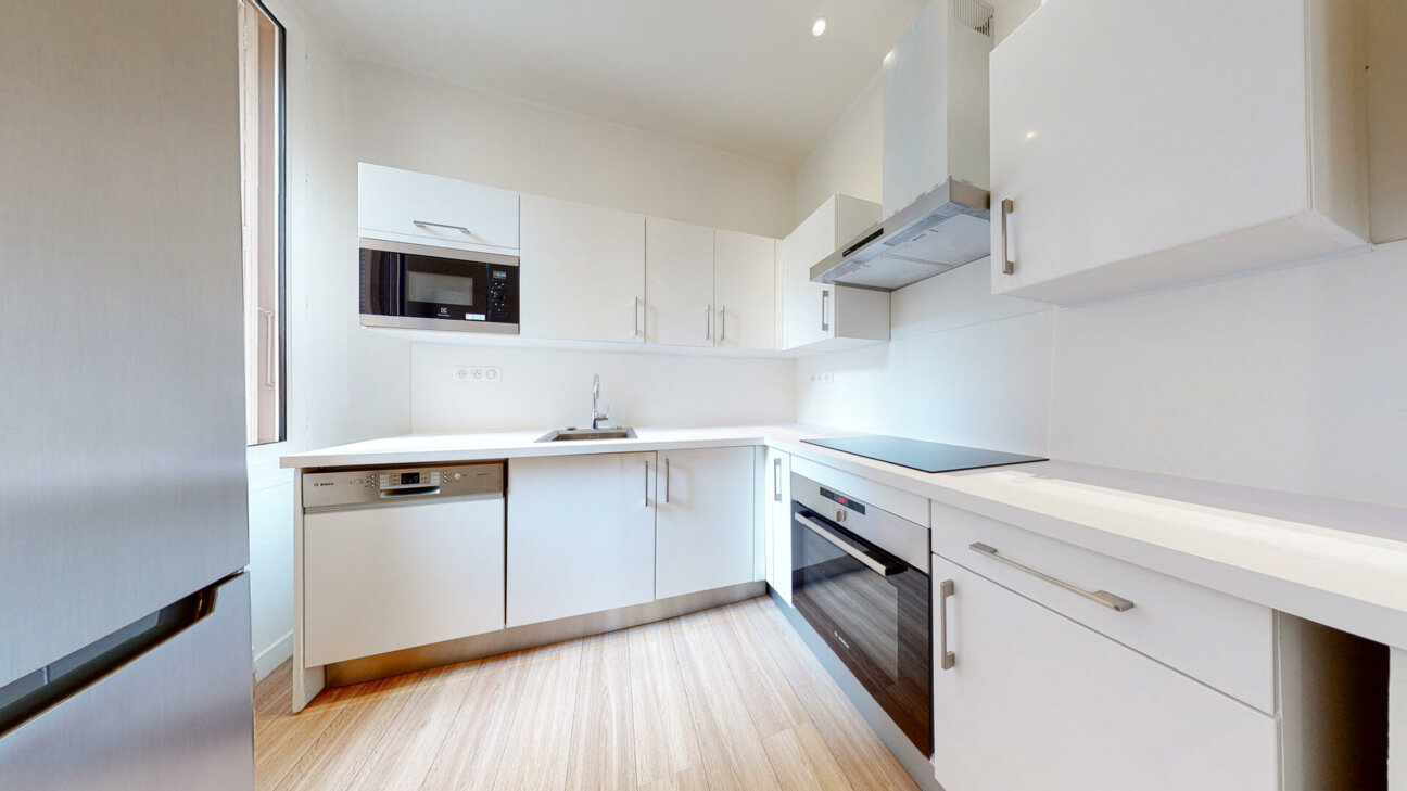 BEL APPARTEMENT DE 4 PIÈCES - LARVOTTO - SOUS LOI 887