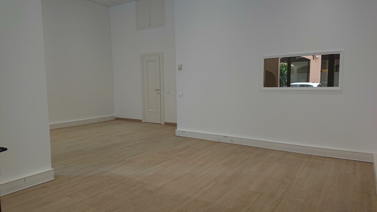 BUREAU ADMINISTRATIF À VENDRE - FONTVIEILLE