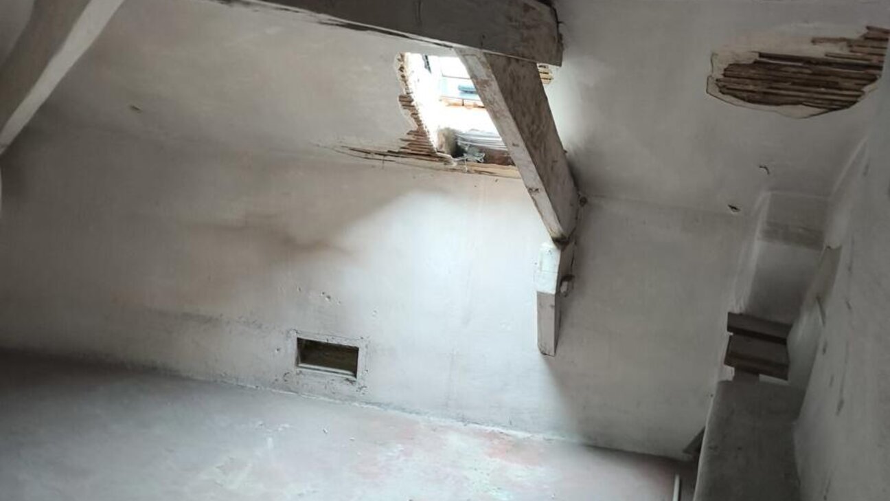 Very large attic for sale
