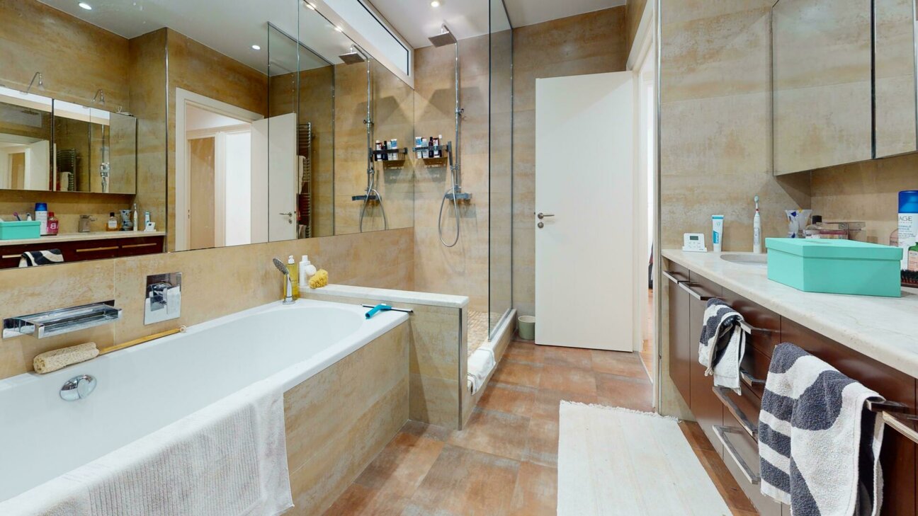 SOUS OFFRE - 3 pièces avec cave - Front de Quai Antoine 1er - Vue Port Hercule & Monte-Carlo