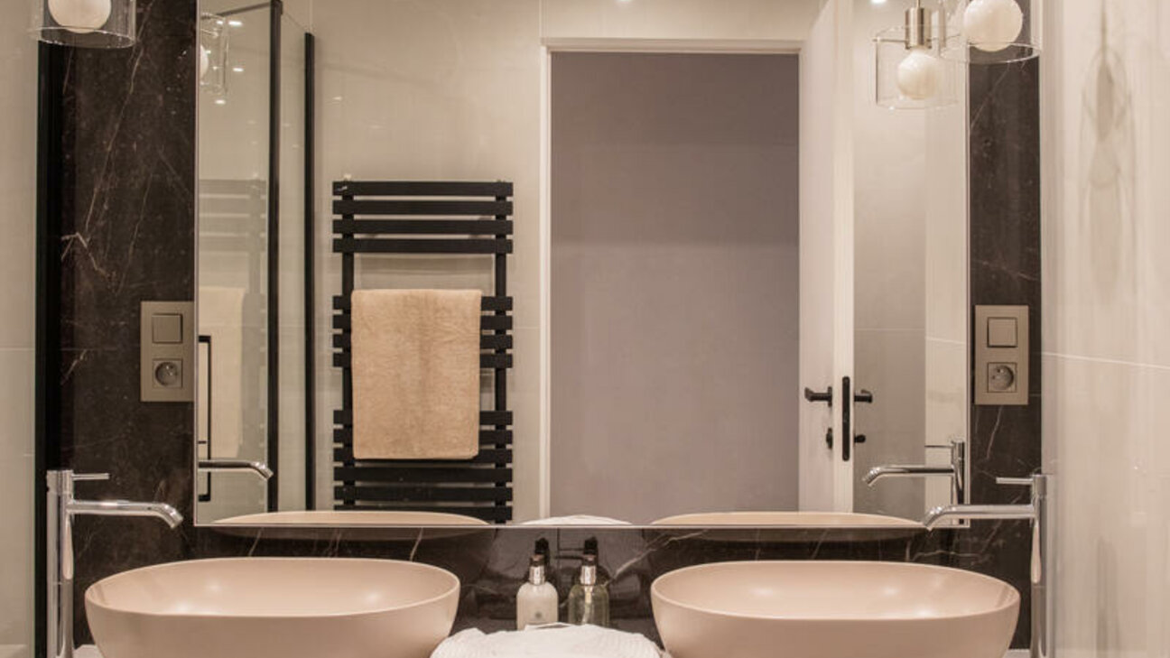 VERY BEAUTIFUL 4/5 ROOMS - OPEN SEA VIEW - NEAR  THE CENTER