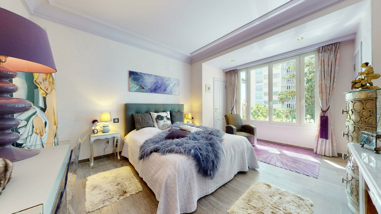 VILLA PRIVÉE D'EXCEPTION À VENDRE -  SAINT ROMAN