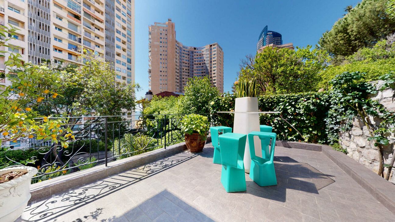 VILLA PRIVÉE D'EXCEPTION À VENDRE -  SAINT ROMAN