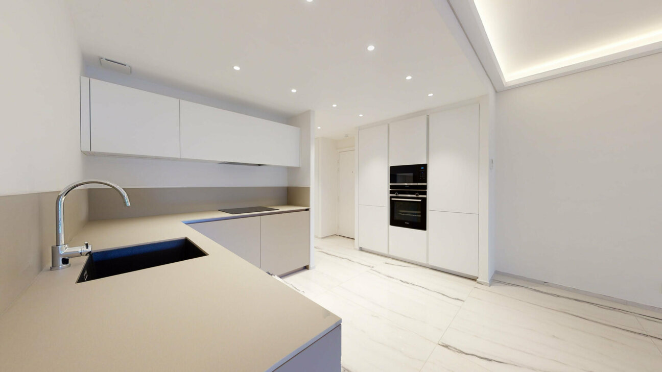 2 CAMERE DA LETTO, NEL CUORE DEL PRINCIPATO, NEL PRESTIGIOSO PALAZZO "PARK PALACE"