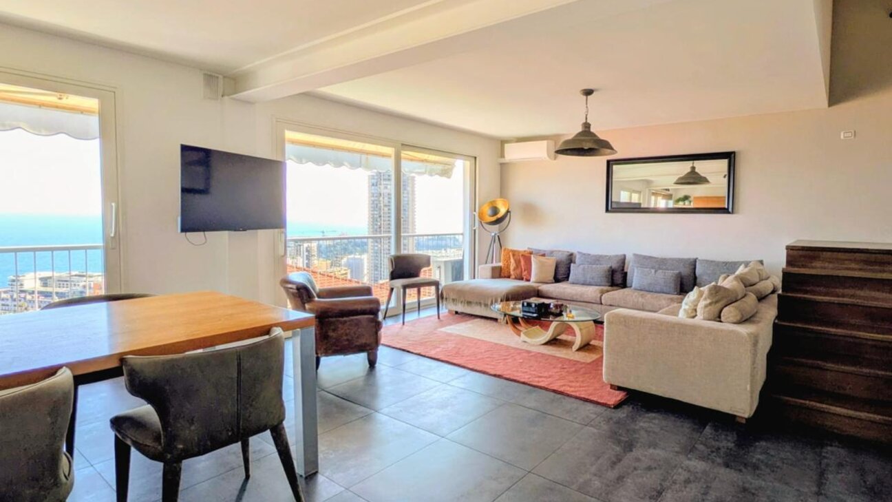 TRIPLEX WITH ROOF TOP TERRACE - BEAUSOLEIL