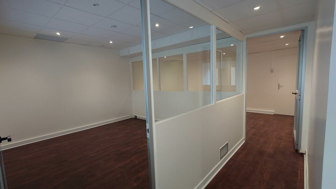 ADMINISTRATIVE OFFICE - TITIAN